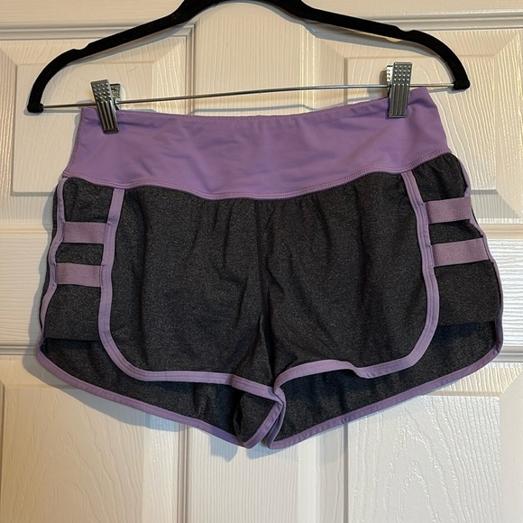 Lululemon women’s gray and purple lined athletic shorts size 2 - Picture 1 of 8